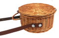 torebka okrągła wiklinowa z wikliny szkatułka kuferek z paskiem skórzanym.png